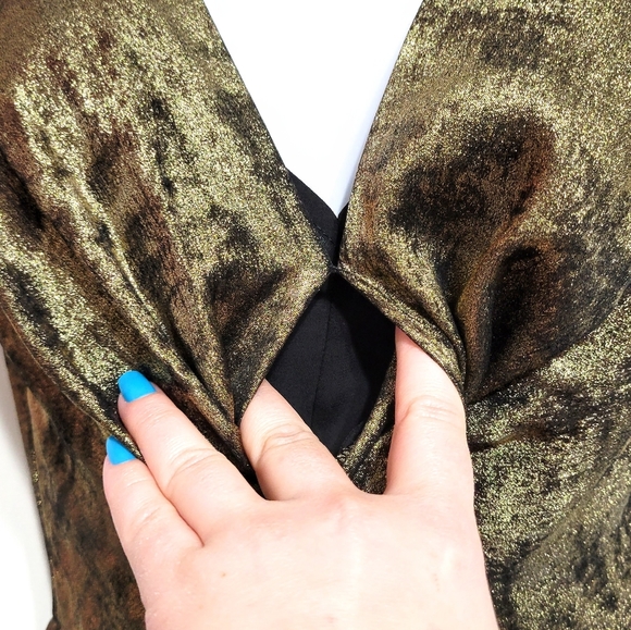 Bailey 44 Gold Sophia Dress Pleated Crushed Bronze Velvet Sleeveless V-n… - Picture 5 of 7